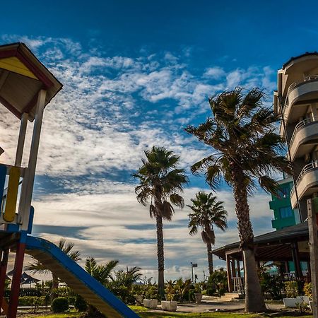 Vila Verde Beach Hotel Durrës Eksteriør billede