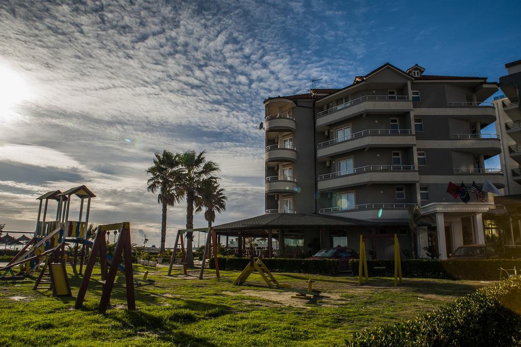 Vila Verde Beach Hotel Durrës Eksteriør billede