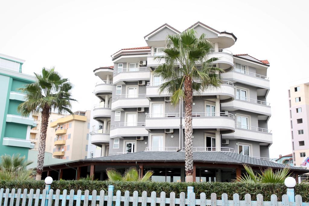 Vila Verde Beach Hotel Durrës Eksteriør billede