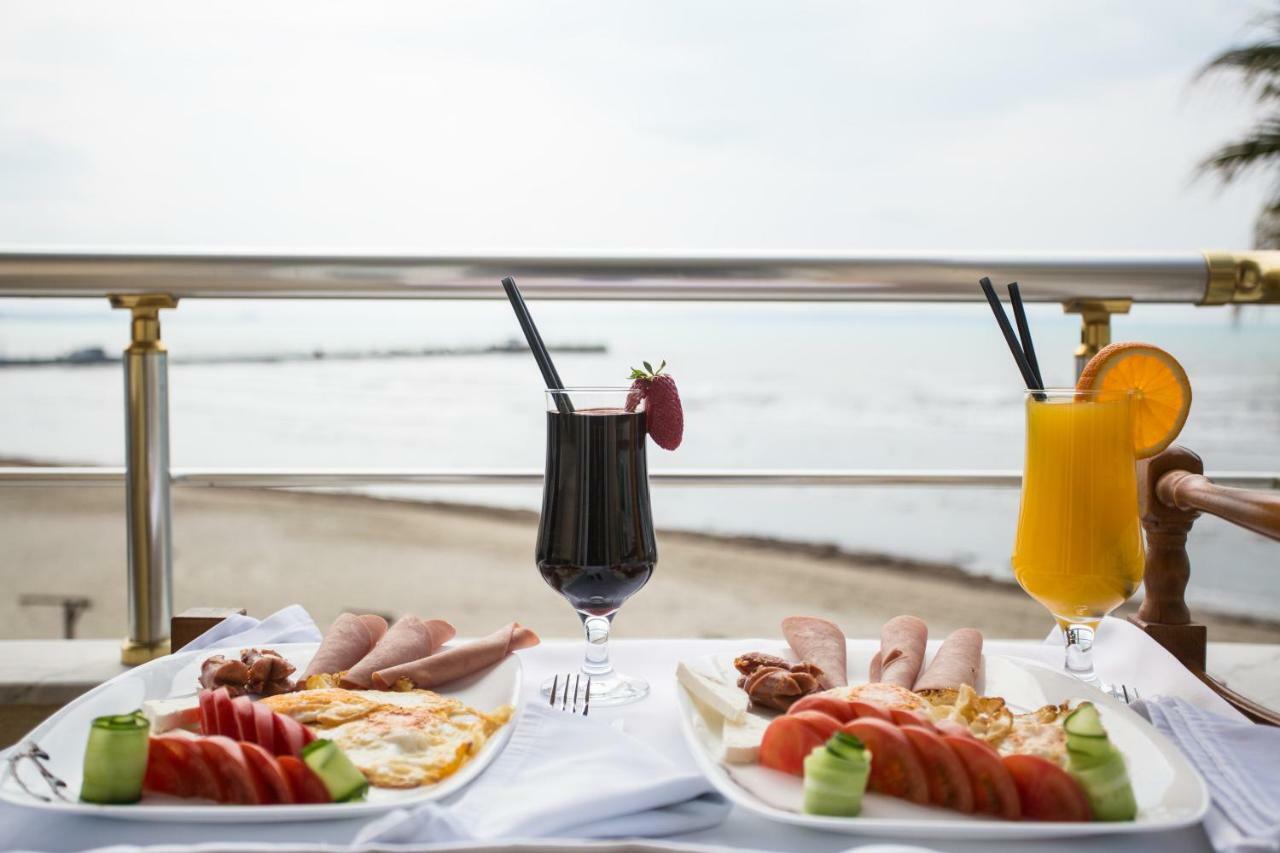 Vila Verde Beach Hotel Durrës Eksteriør billede
