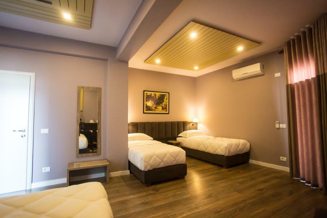 Vila Verde Beach Hotel Durrës Eksteriør billede