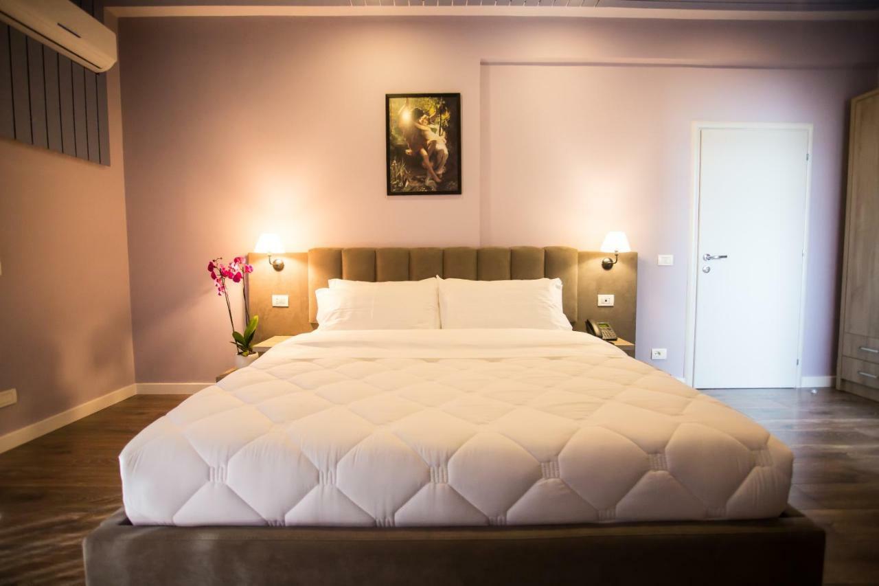 Vila Verde Beach Hotel Durrës Eksteriør billede