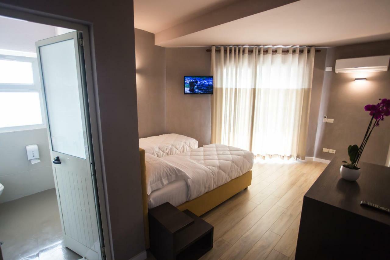 Vila Verde Beach Hotel Durrës Eksteriør billede