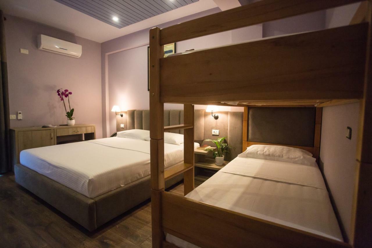 Vila Verde Beach Hotel Durrës Eksteriør billede