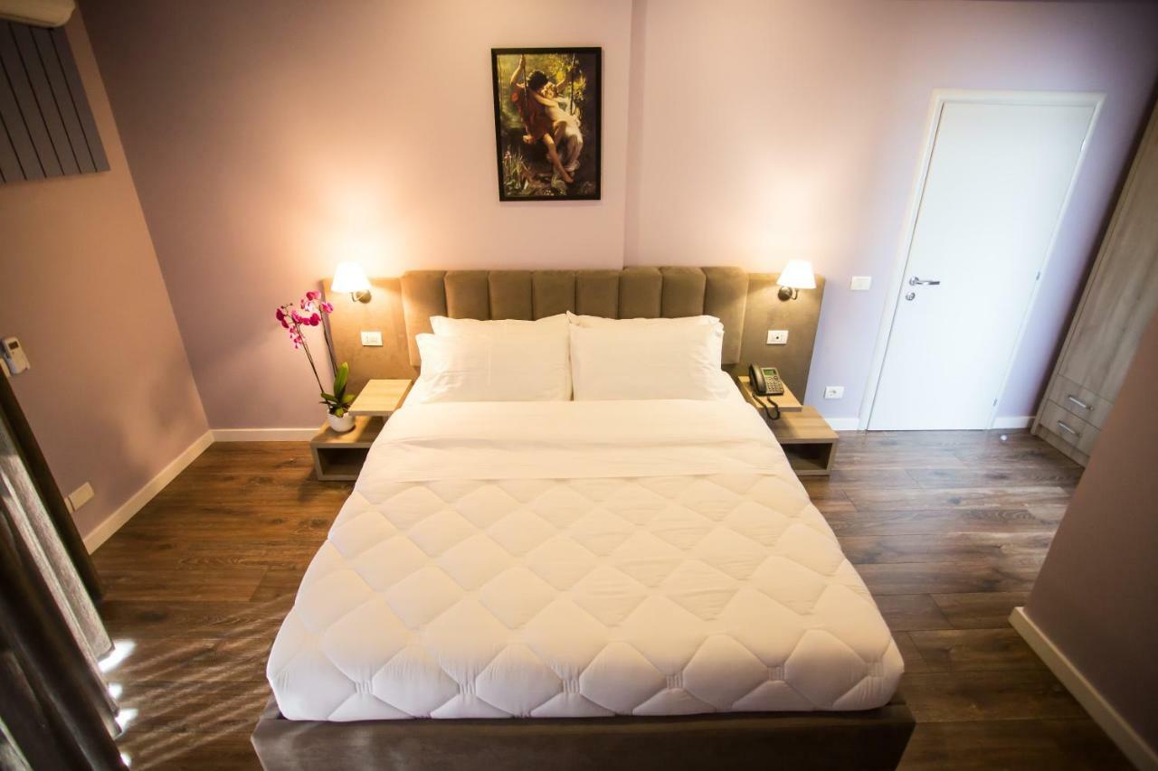 Vila Verde Beach Hotel Durrës Eksteriør billede