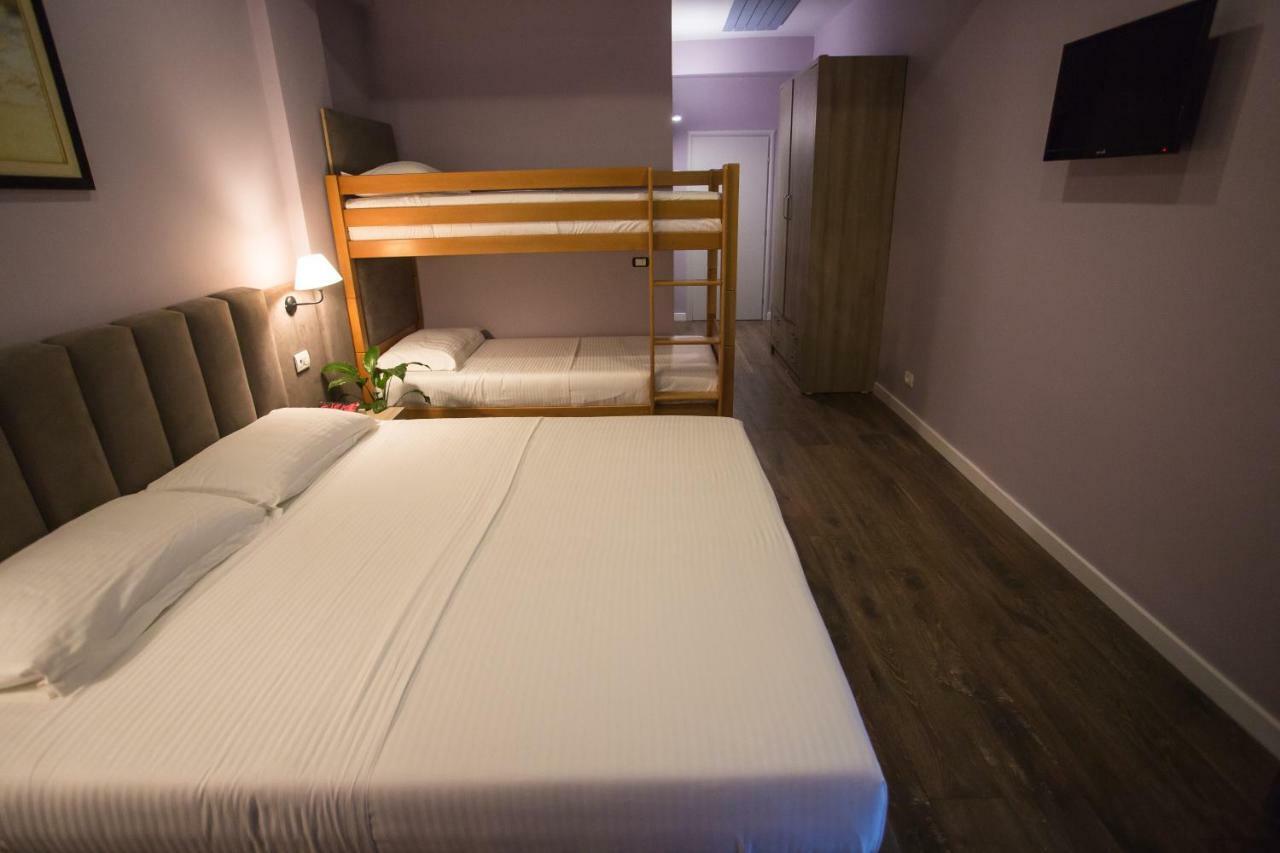 Vila Verde Beach Hotel Durrës Eksteriør billede