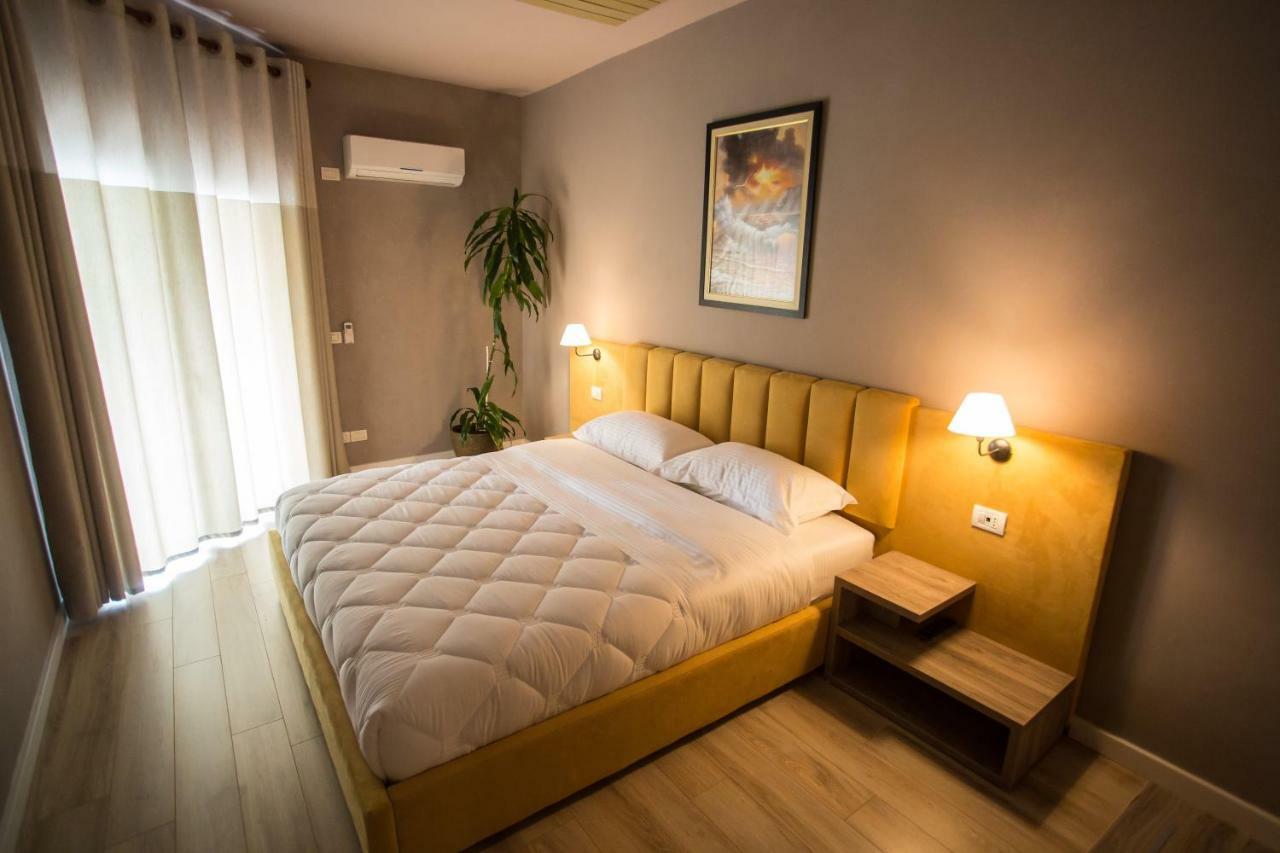 Vila Verde Beach Hotel Durrës Eksteriør billede
