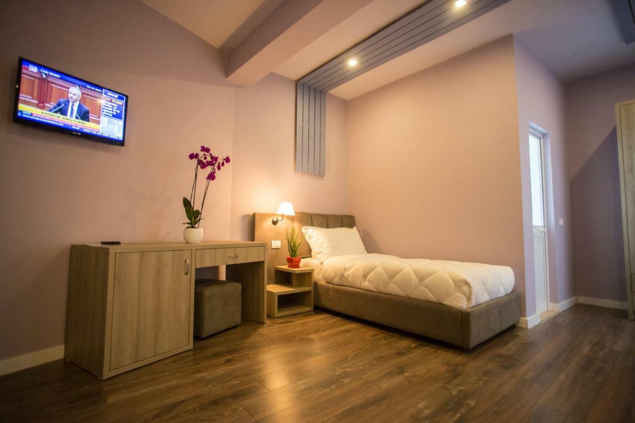 Vila Verde Beach Hotel Durrës Eksteriør billede