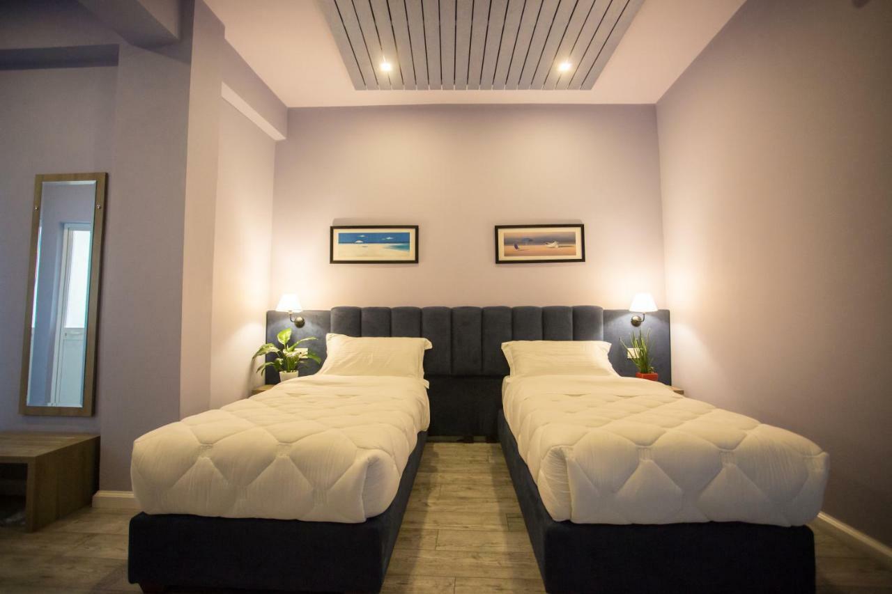 Vila Verde Beach Hotel Durrës Eksteriør billede
