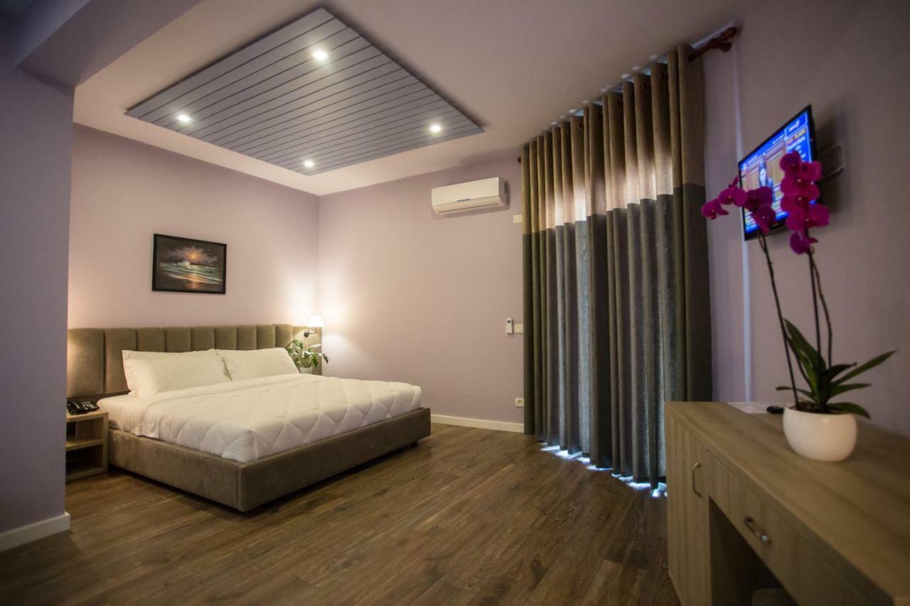 Vila Verde Beach Hotel Durrës Eksteriør billede